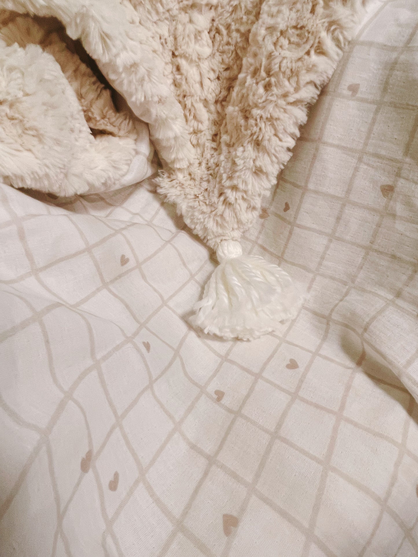 Couverture bébé Luce - Carreaux et petits coeurs ♡